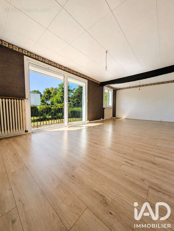 Maison 121 m² à Saint-Quentin  - photo 2