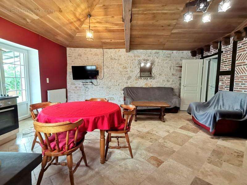 Maison à CAZIDEROQUE