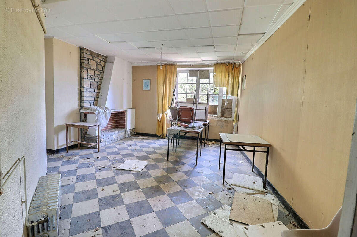 Maison à LATRONQUIERE