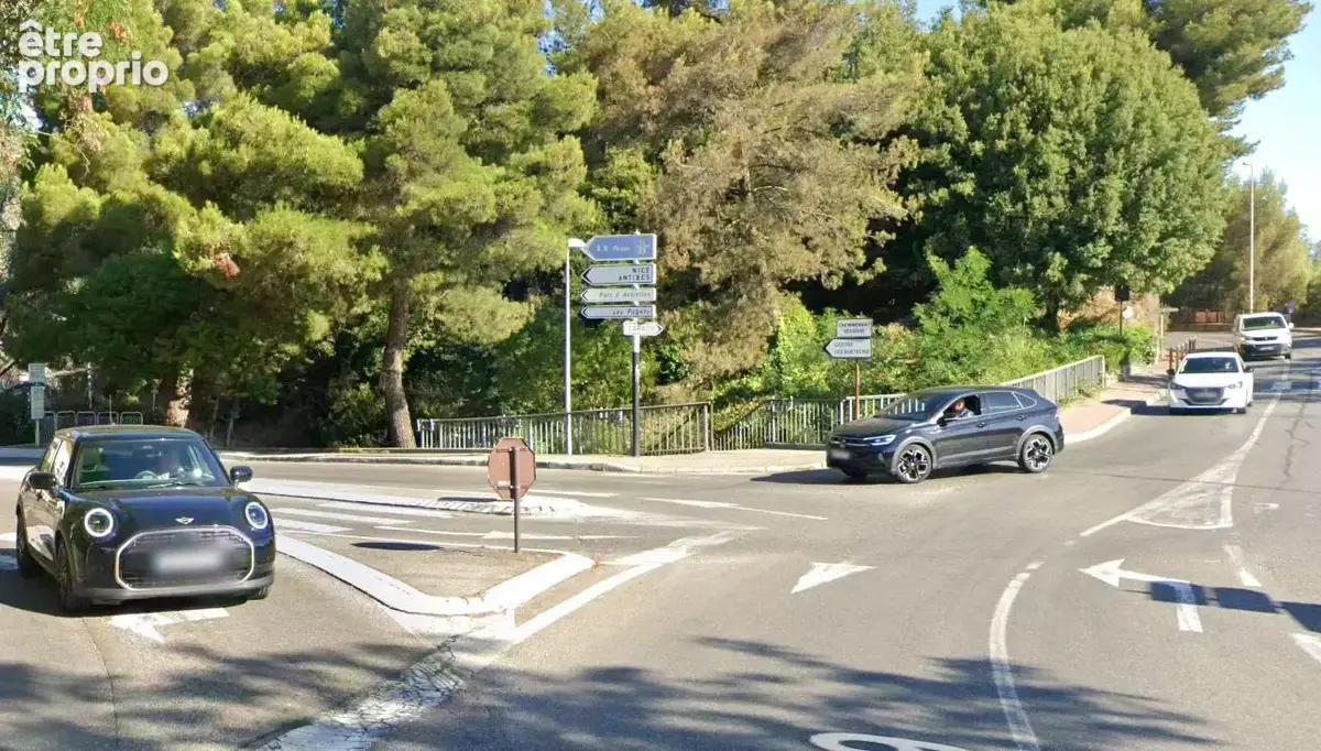 Parking à SAINT-LAURENT-DU-VAR