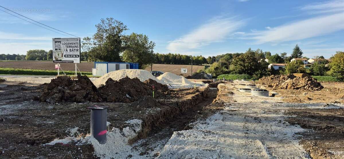 Terrain à SAINTES