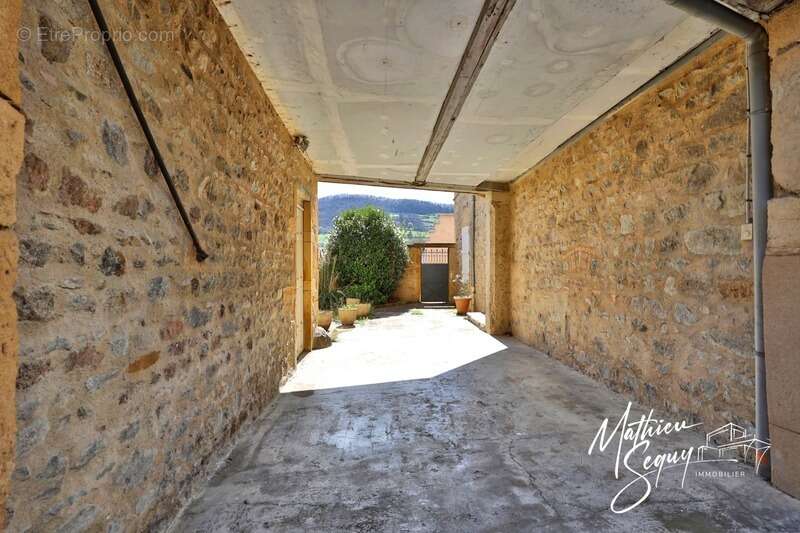 Appartement à PONTCHARRA-SUR-TURDINE