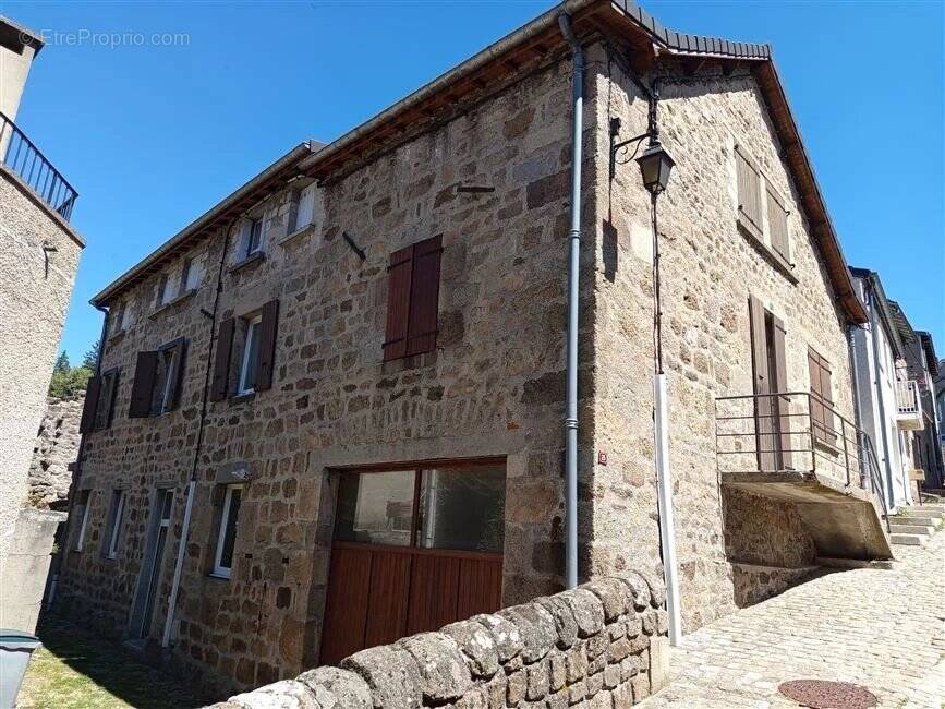 Appartement à SAINT-AGREVE