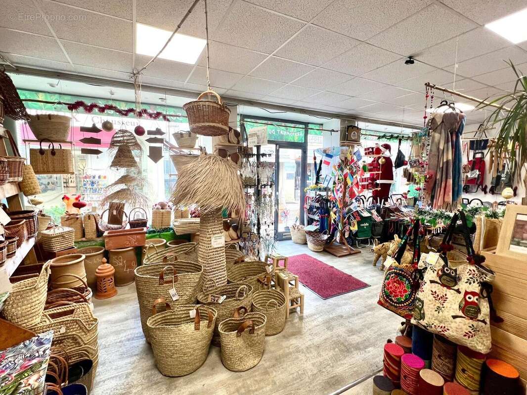 Photo 3 - Commerce à SAINT-JEAN-D&#039;ANGELY