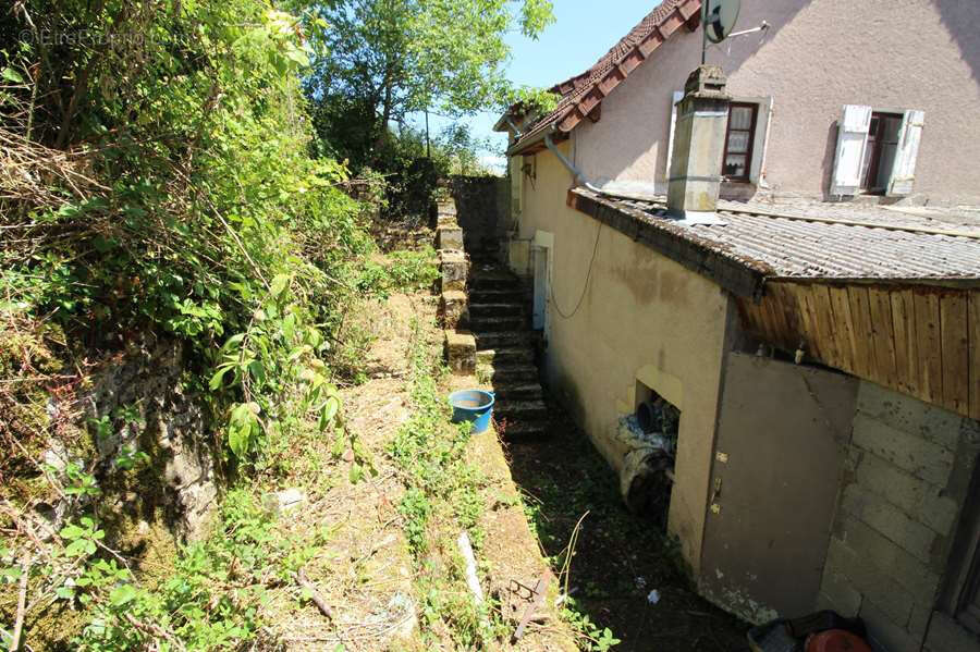 Maison à BRINON-SUR-BEUVRON
