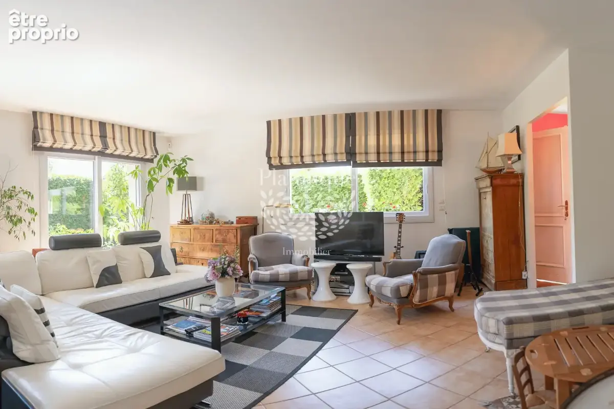 Une villa familiale 314 m2 utiles, 5 chambres, où il fait bon vivre, au fil des saisons. - photo 6