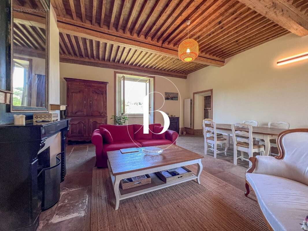 Maison 330 m² à Vinezac  - photo 19