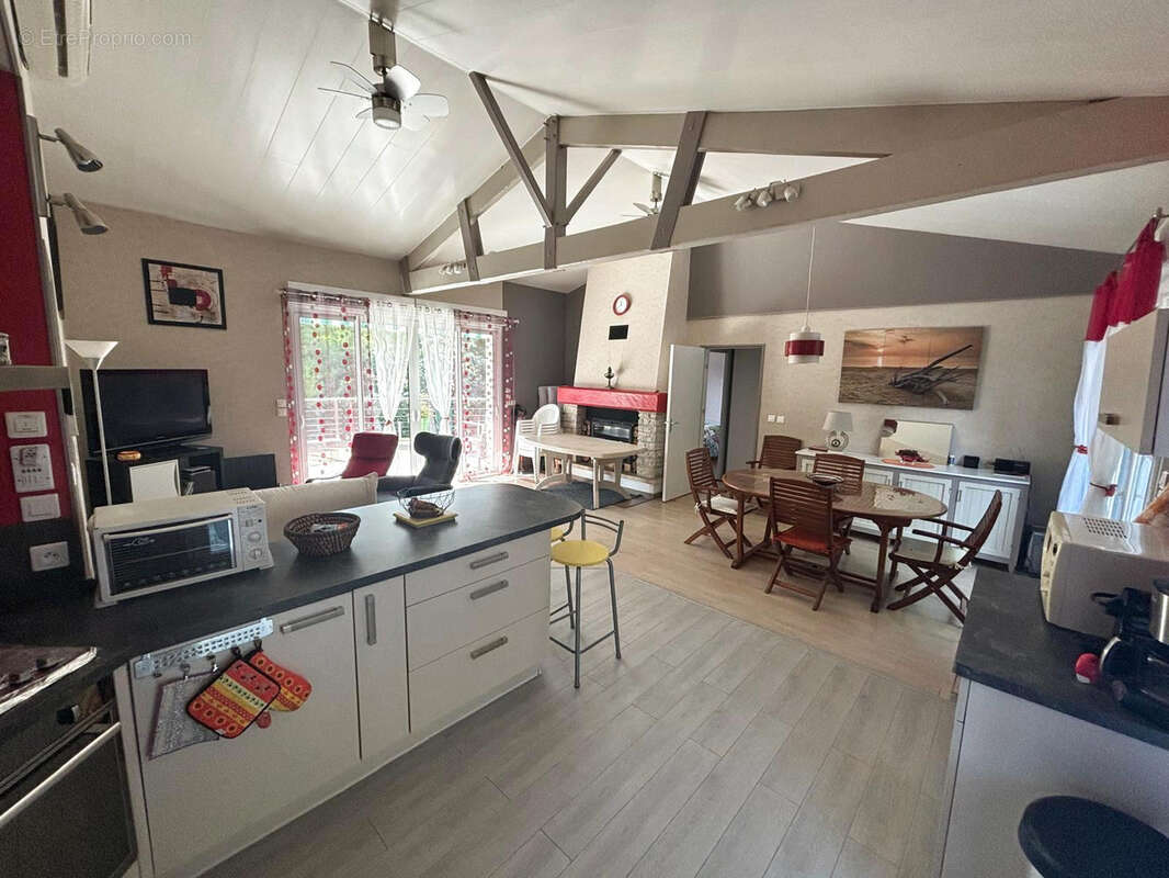 Maison à MESCHERS-SUR-GIRONDE