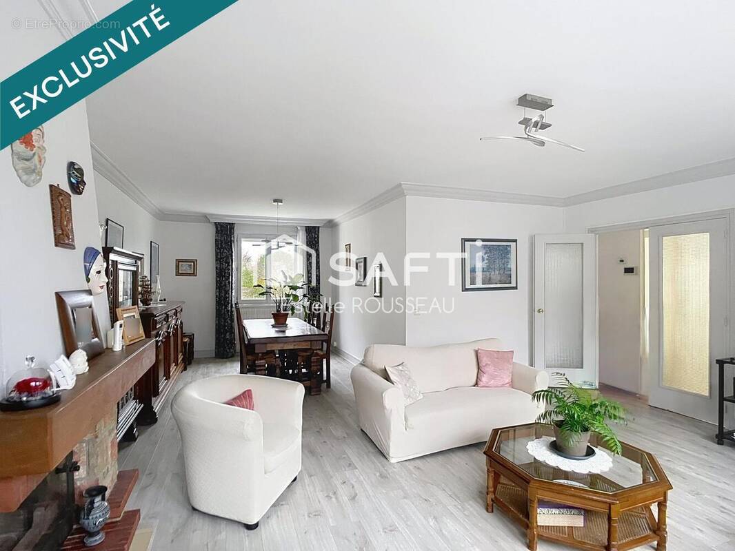 Photo 1 - Maison à SAINT-MAUR-DES-FOSSES