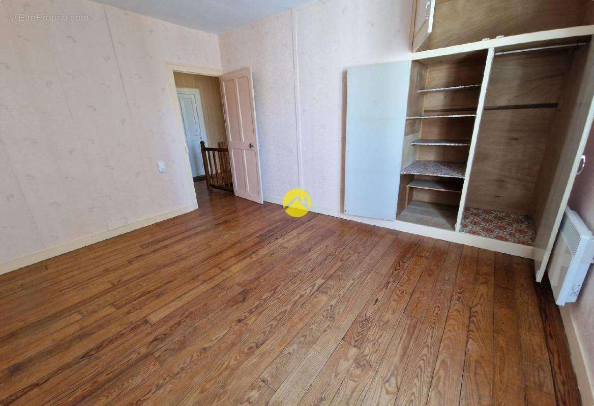 Maison à LES AIX-D&#039;ANGILLON