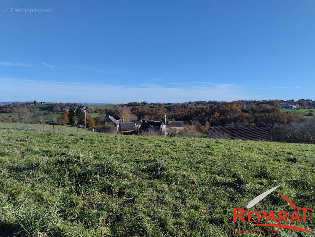 Terrain à SAINT-AULAIRE