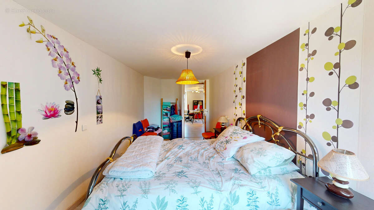 Maison T9 de 291 m2 avec piscine, garage et grand terrain - photo 11