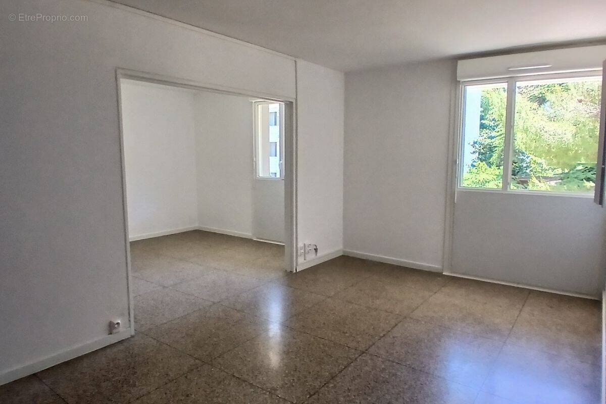 Appartement à MARSEILLE-9E