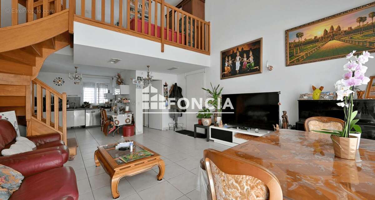 RARE : Villa de standing F5 à Port-Marianne avec jardin et 2 garages - photo 6