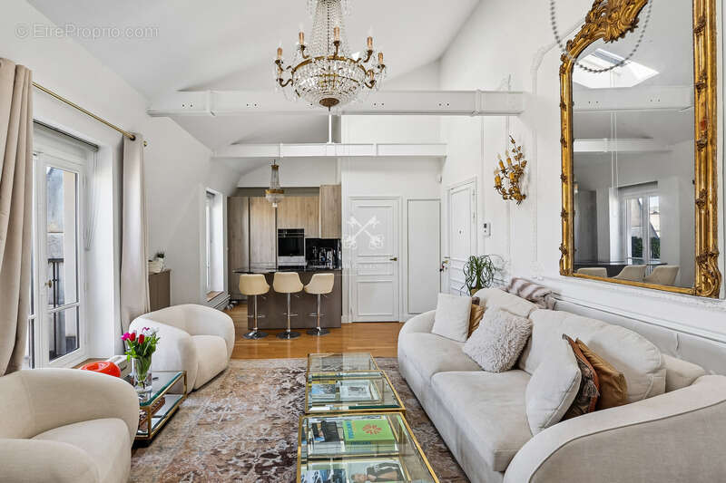 Appartement à PARIS-8E