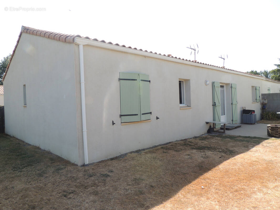 Sainte-florence   maison de plain-pied de 89 m2 habitable 3 chambres avec garage - photo 1