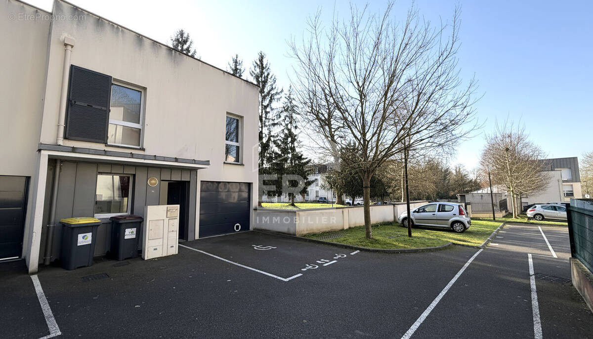 Maison à ETIOLLES