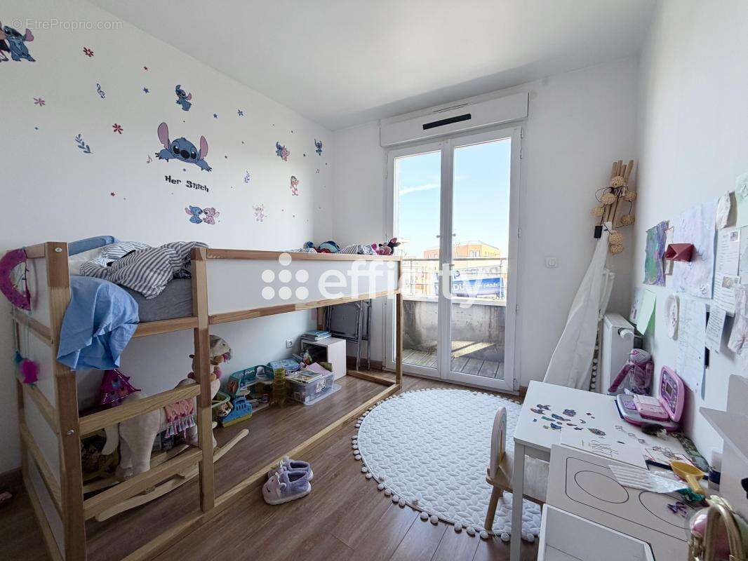 Appartement à CHILLY-MAZARIN