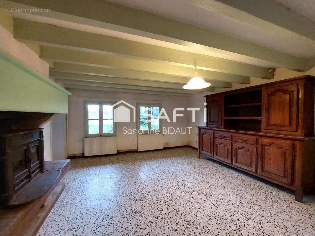 Maison 126 m² à Saint-Trivier-De-Courtes  - photo 8
