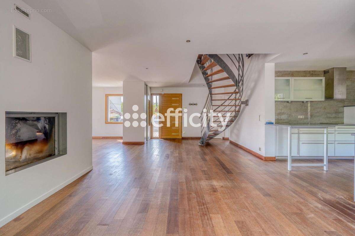 Maison 149 m² à Cadaujac  - photo 4