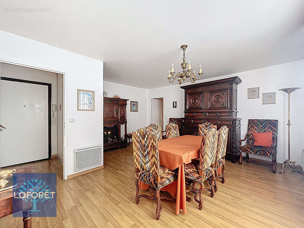 Appartement à CORBEIL-ESSONNES