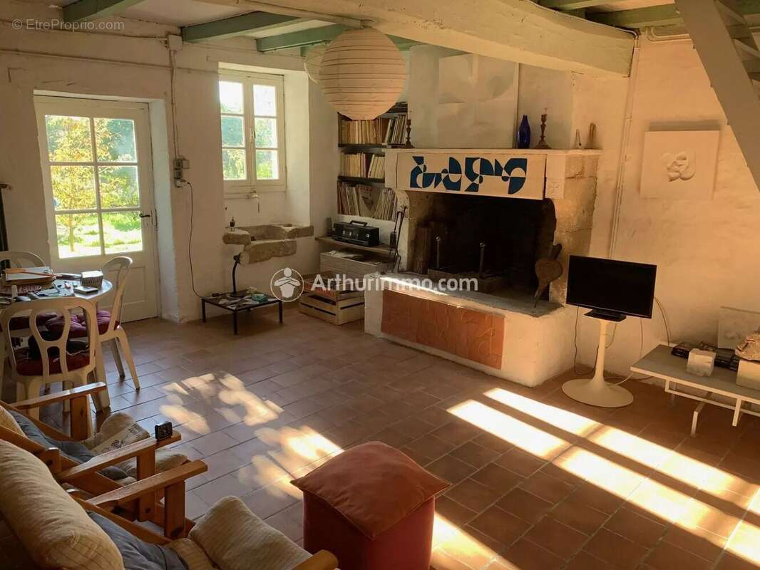 Maison à SAINT-SEVERIN-SUR-BOUTONNE