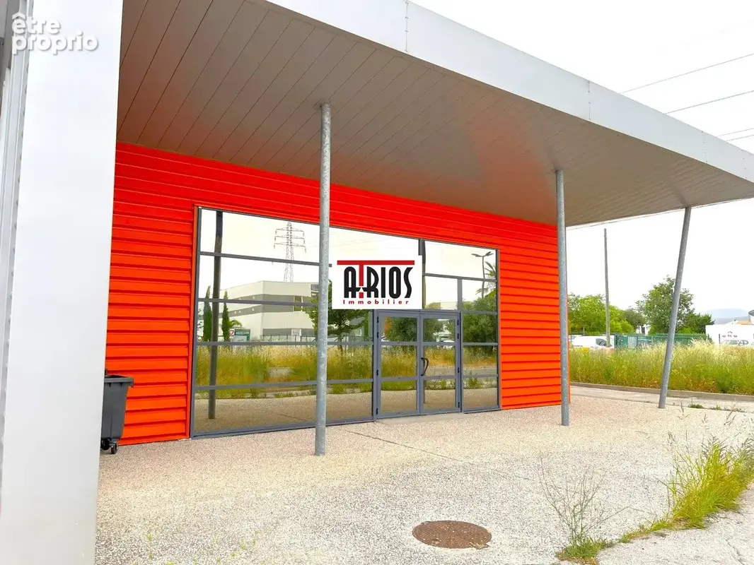 Commerce 290 m² à La Farlede  - photo 3