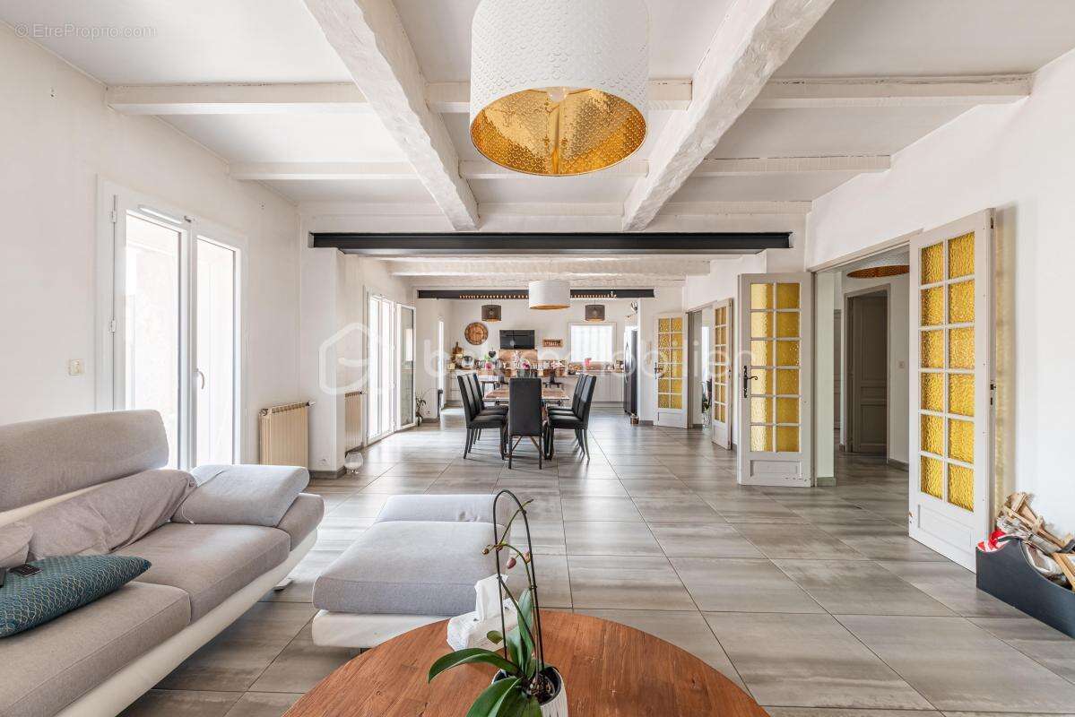 Maison à SIX-FOURS-LES-PLAGES