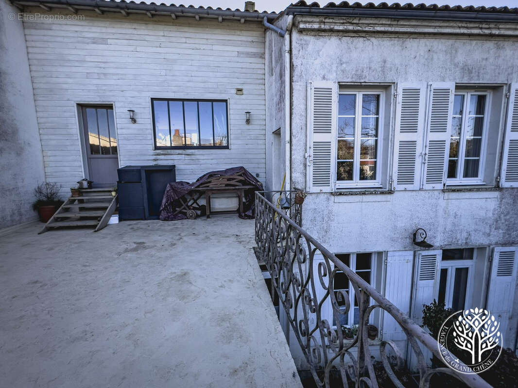 Maison à TONNAY-CHARENTE