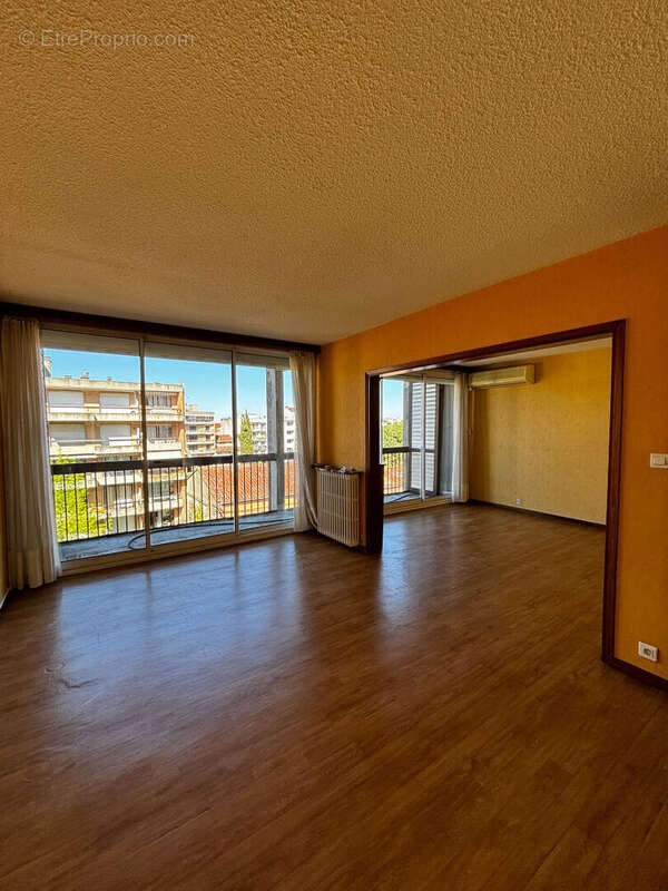 Montauban Appartement T4 Stationnement Ascenseur. - photo 3