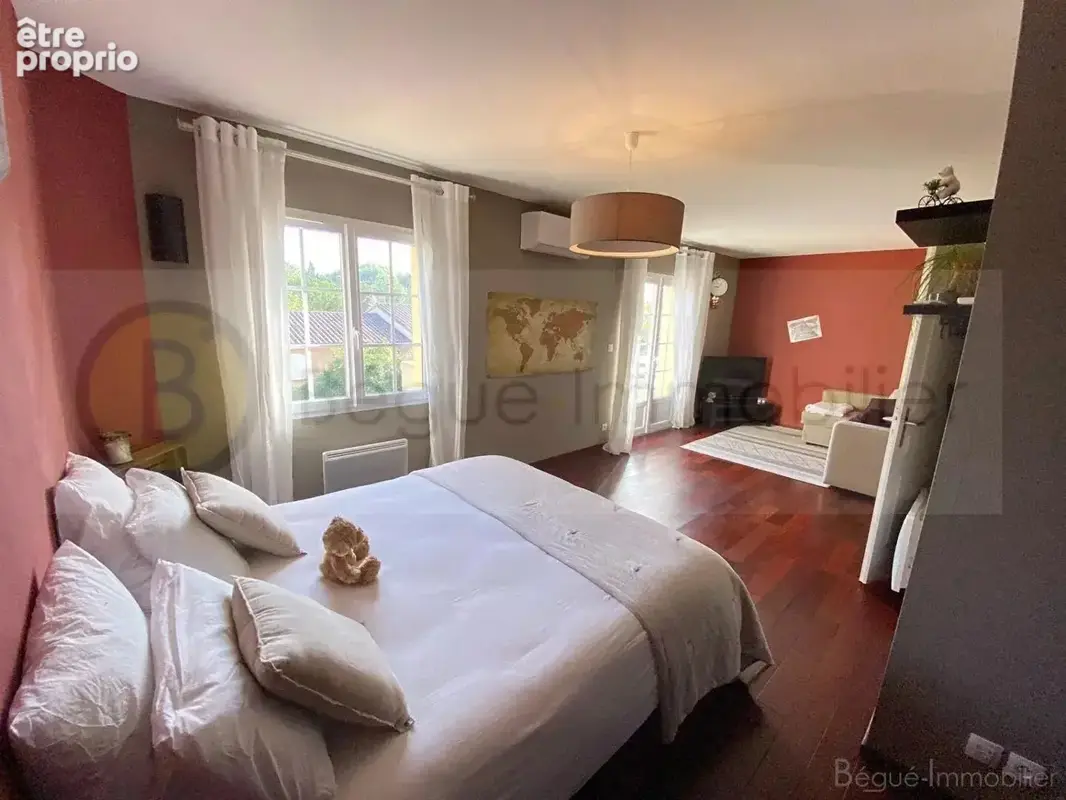 Maison Pibrac  sur 1180 m² avec piscine - photo 8