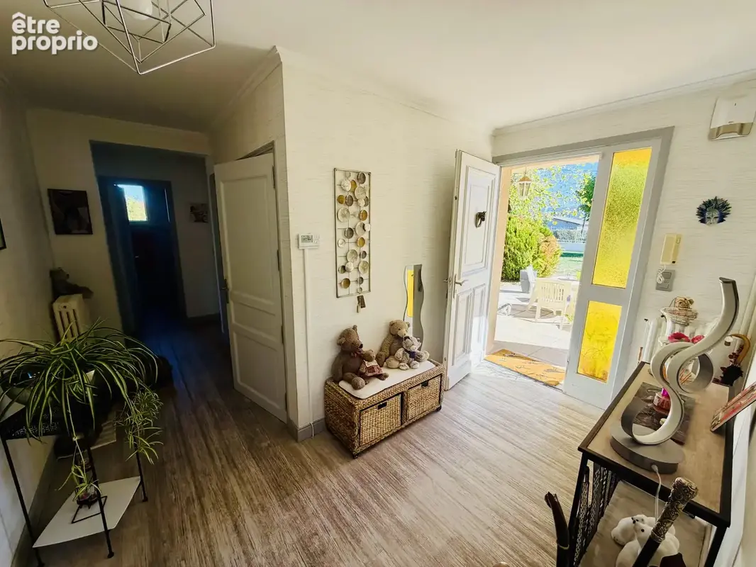 Belle propriété T6 avec dépendances sur Peschadoires ! - photo 2