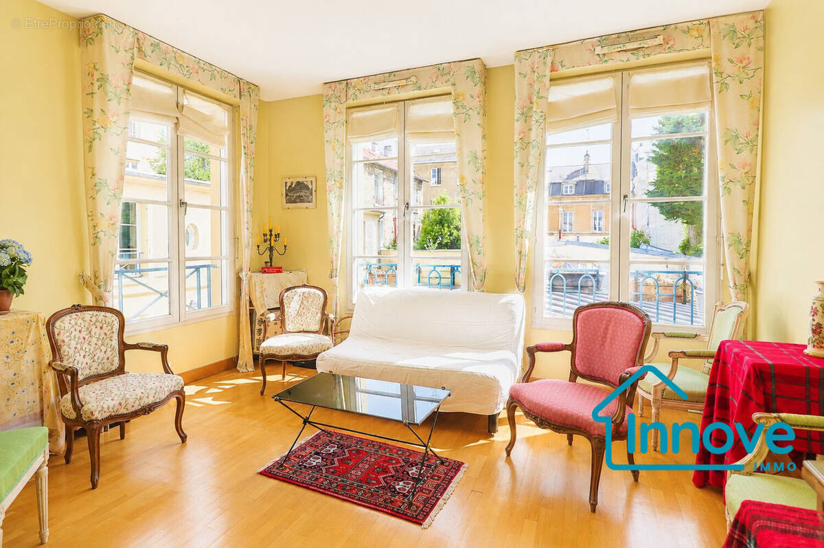 Appartement 92 m² à Versailles  - photo 2