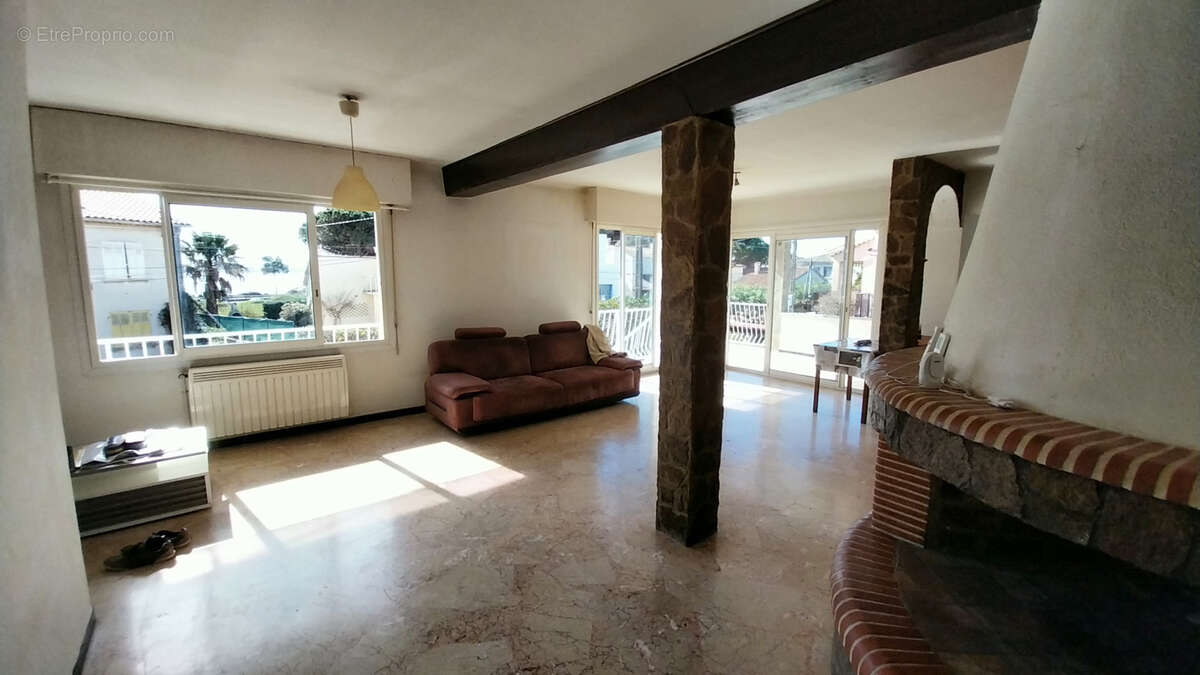 Maison à HYERES
