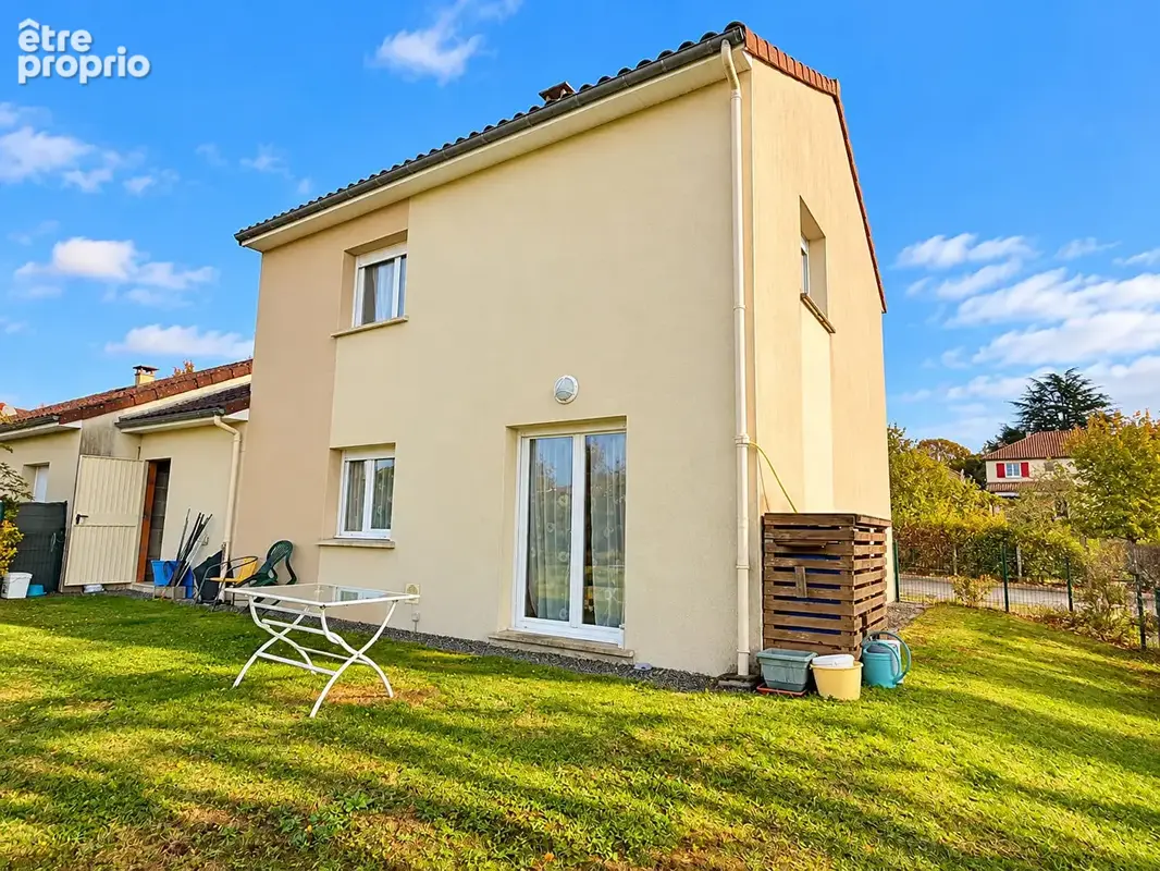 HAUTE VIENNE - Charmante maison de ville avec 3 chambres, jardin et garage au coeur de Nantiat - photo 2