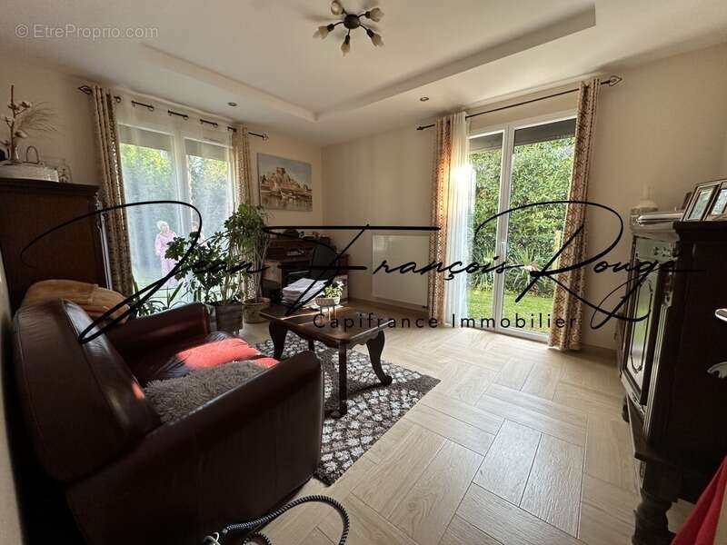 AGNEAUX, superbe maison de 210 m² avec vie de plain-pied, piscine et spa - photo 16
