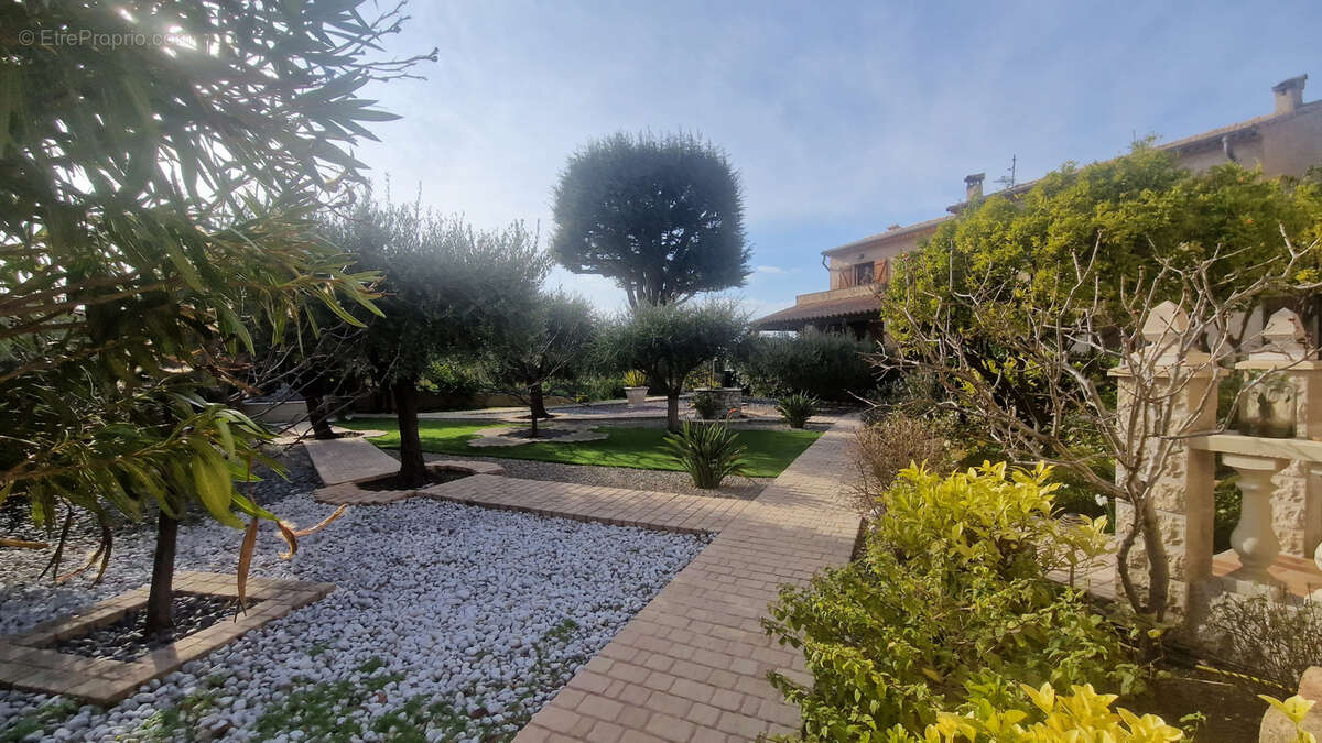 Maison à CAGNES-SUR-MER