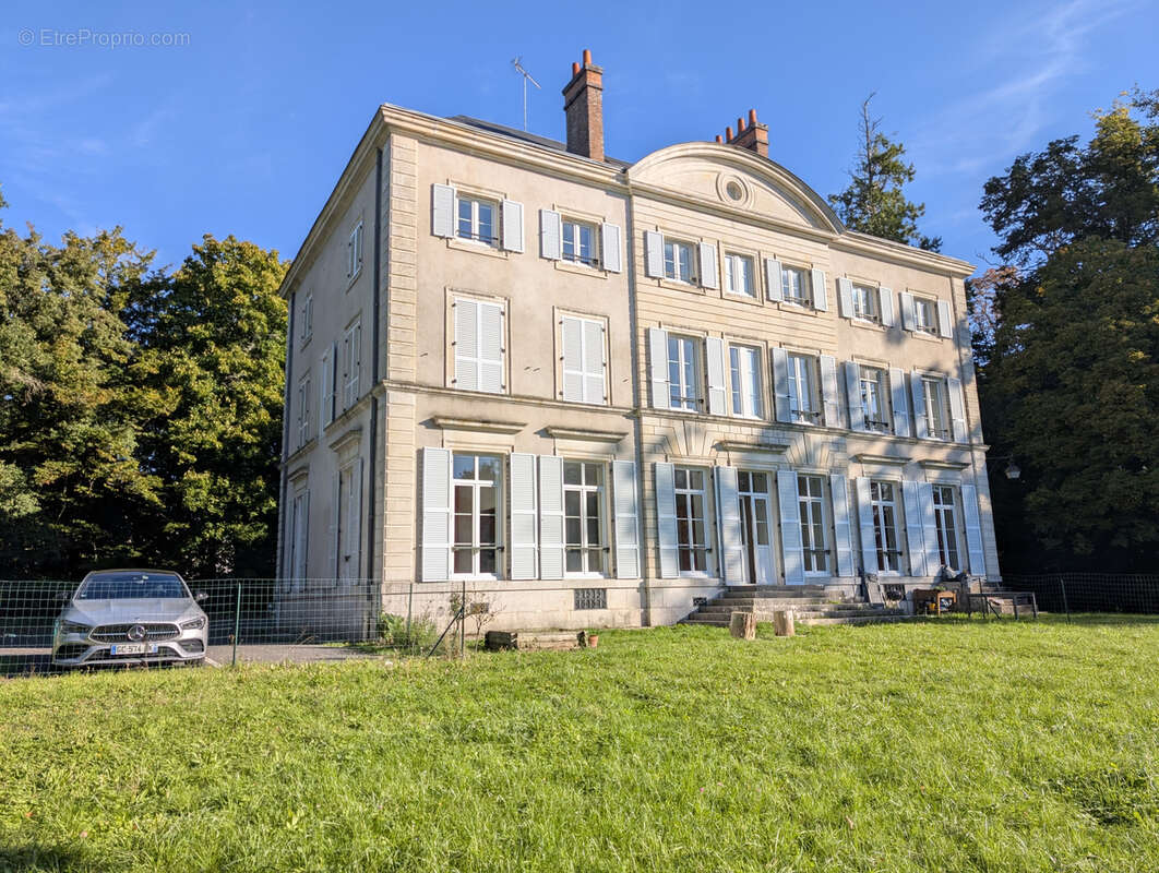 Appartement à SAINT-JEAN-DE-BRAYE