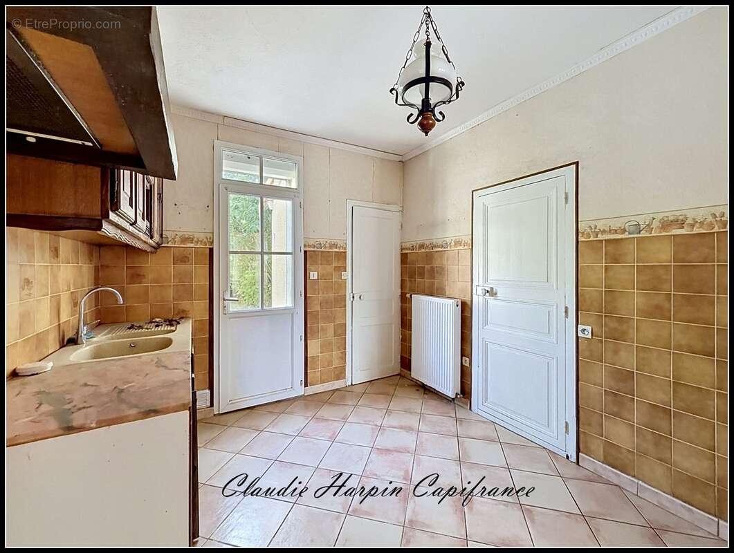 Maison à vendre 6 pièces PARTHENAY (79) - 4 Ch - parcelle d'environ 250 m² -proche centre ville - photo 6