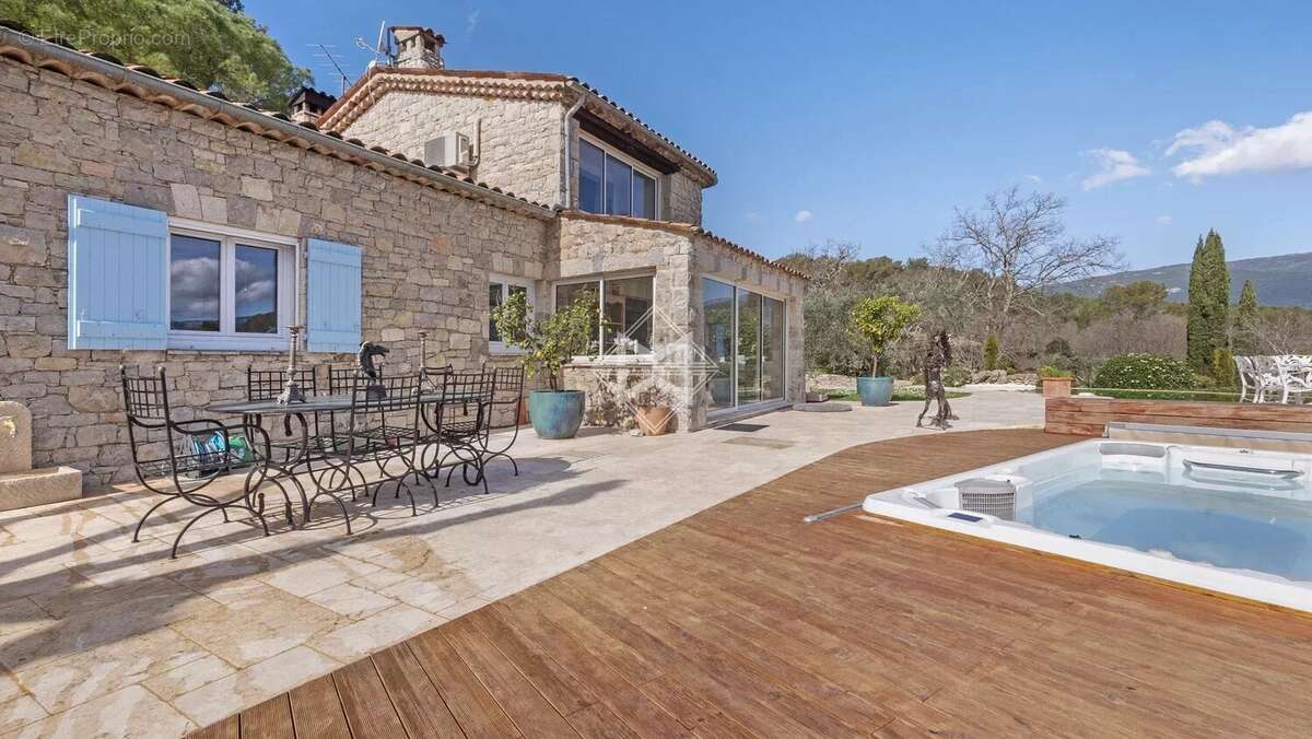 Maison à FAYENCE