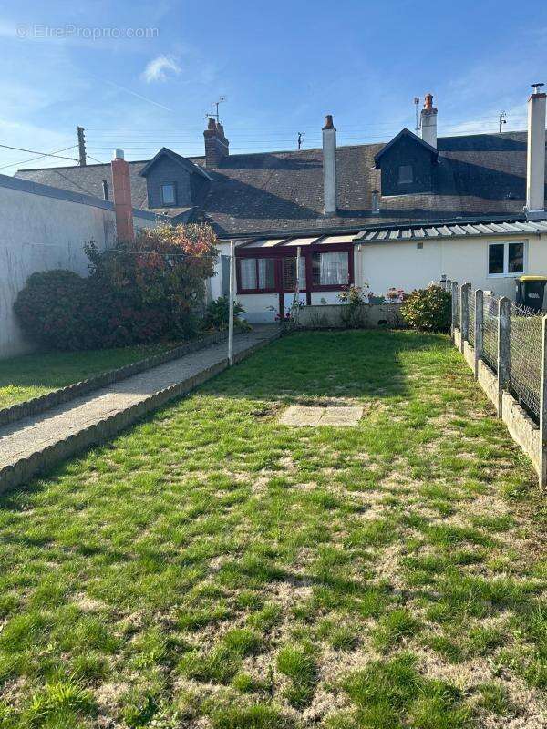 Maison à SAINTE-JAMME-SUR-SARTHE