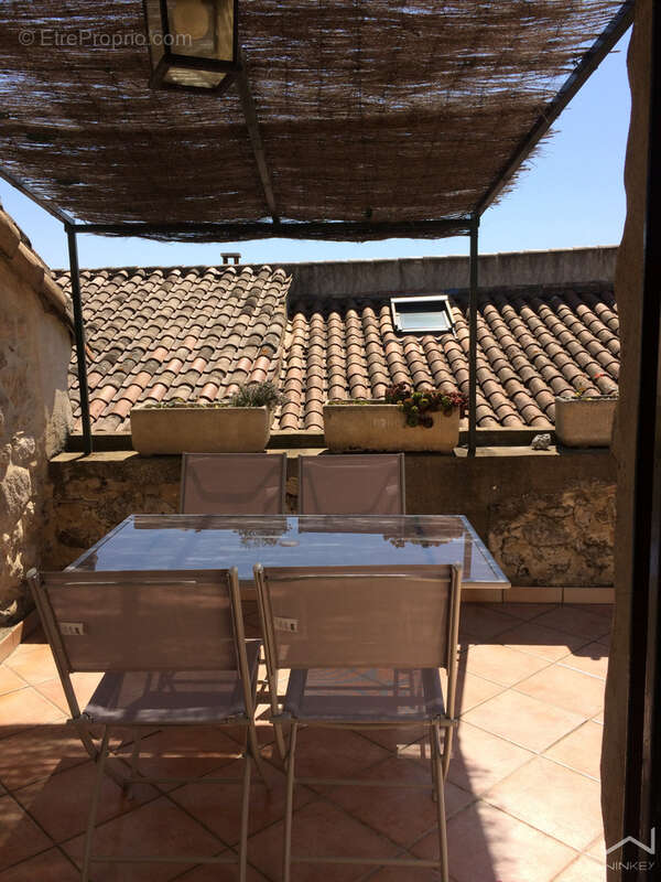 Appartement à LA GARDE-ADHEMAR