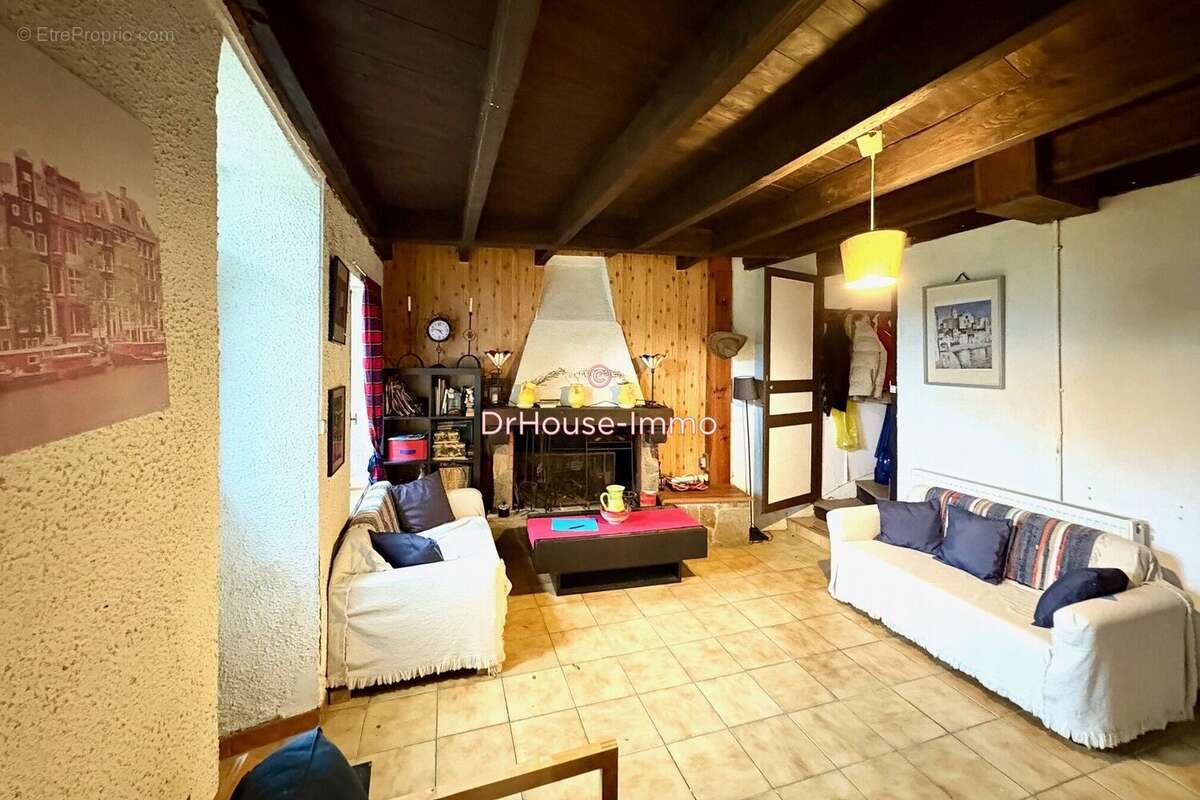 Maison à LES MARTYS