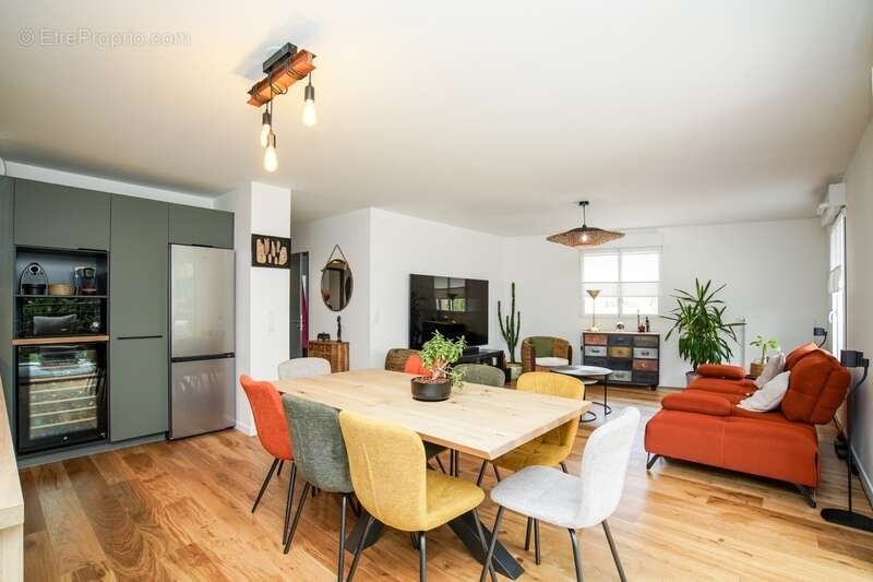 Tours - quartier coty - t4 traversant de 106m2 - vue parc - 2 parkings - photo 3