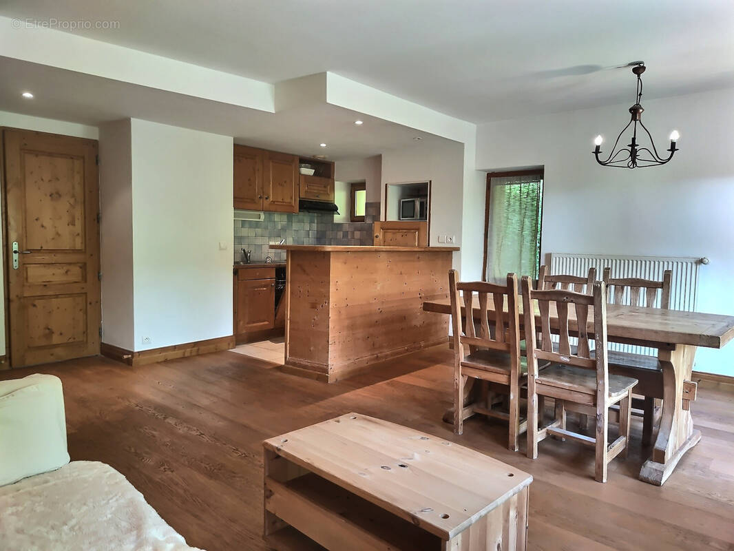 Appartement à LES ALLUES