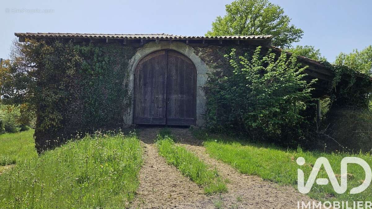 Maison 95 m² à Saint-Etienne-De-Maurs  - photo 9