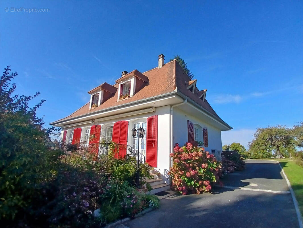 20251018_114442 - Maison à SAINT-PRIEST-LES-FOUGERES