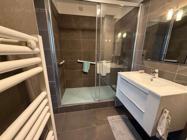 Appartement à LEVALLOIS-PERRET