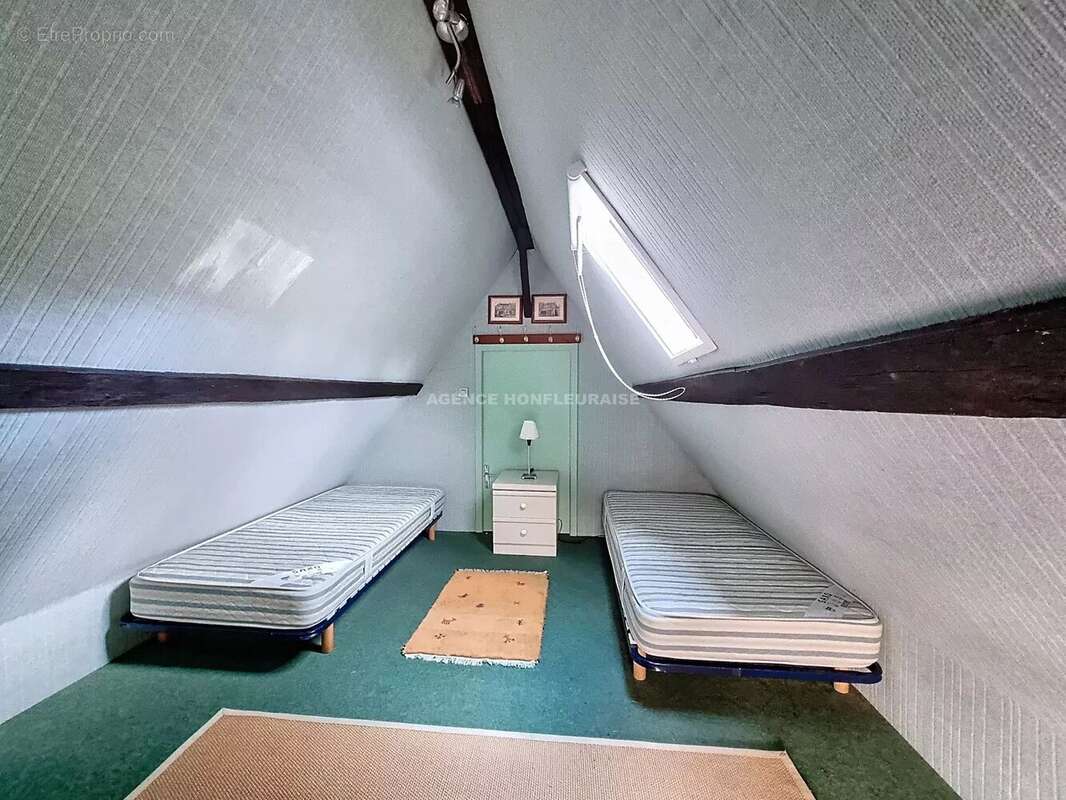 Maison à LA RIVIERE-SAINT-SAUVEUR