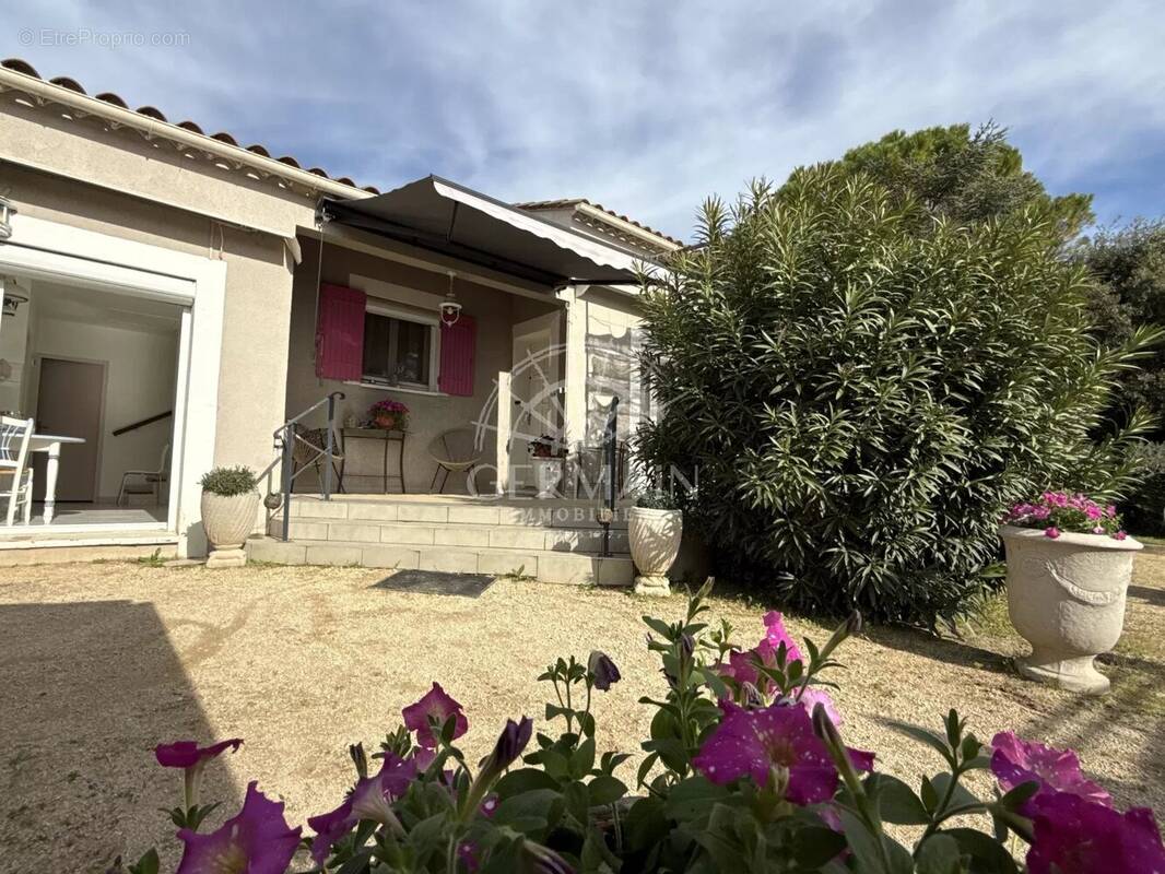 Maison à L'ISLE-SUR-LA-SORGUE